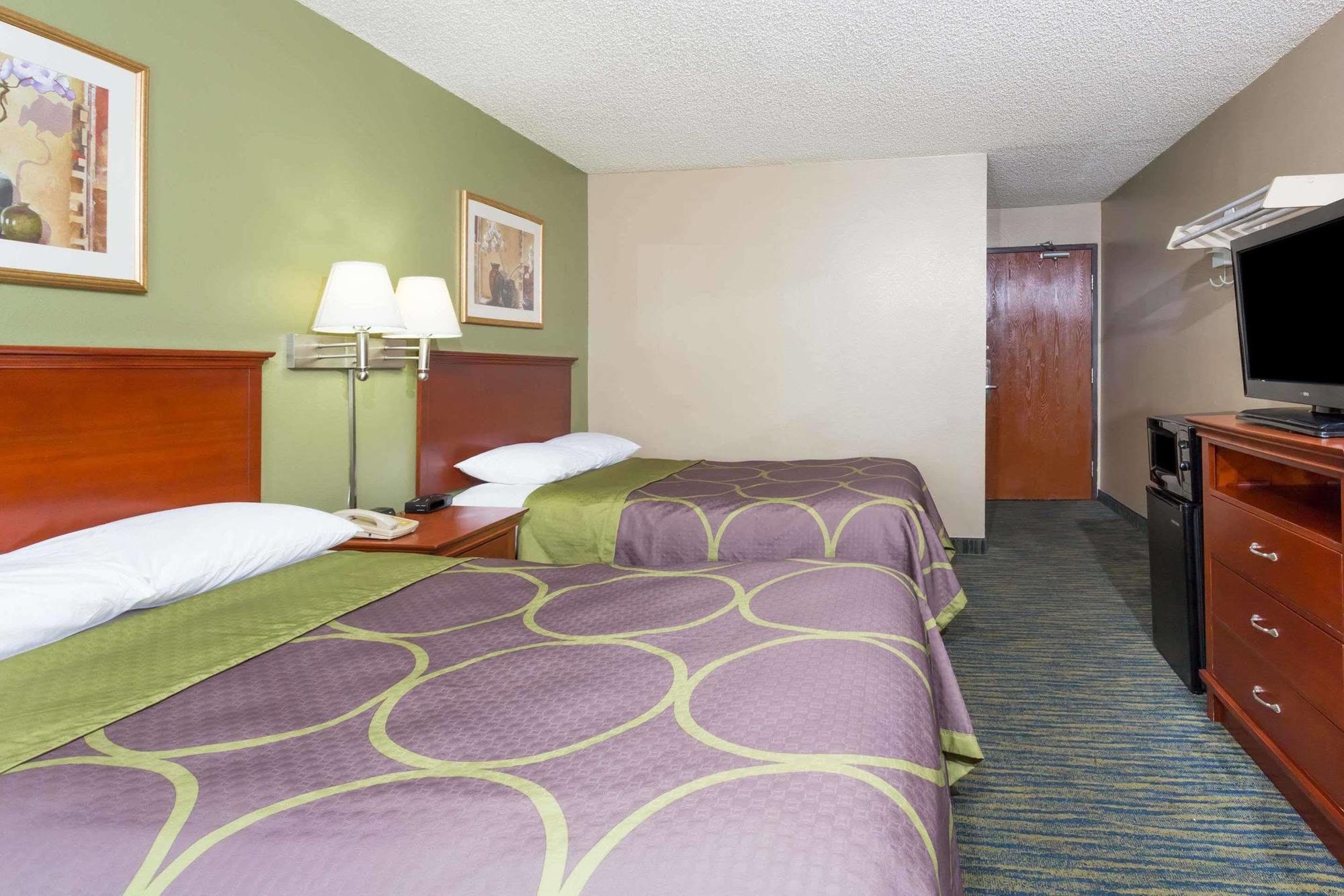 Super 8 By Wyndham Panama City Exterior photo